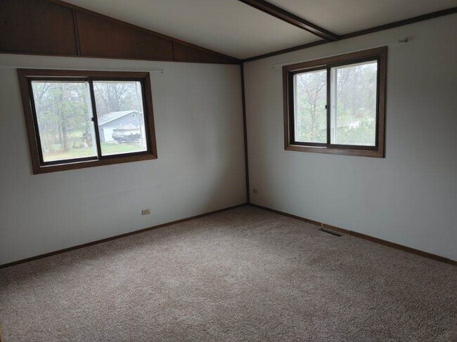 Building Photo - 978 Wellington Ct