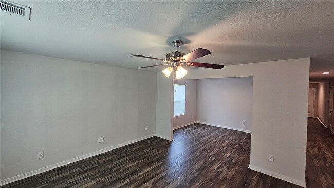Building Photo - 14210 Green Wing Cir