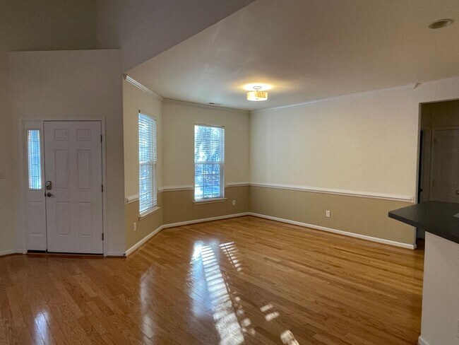 Foto del edificio - 4257 Falcon Creek Dr