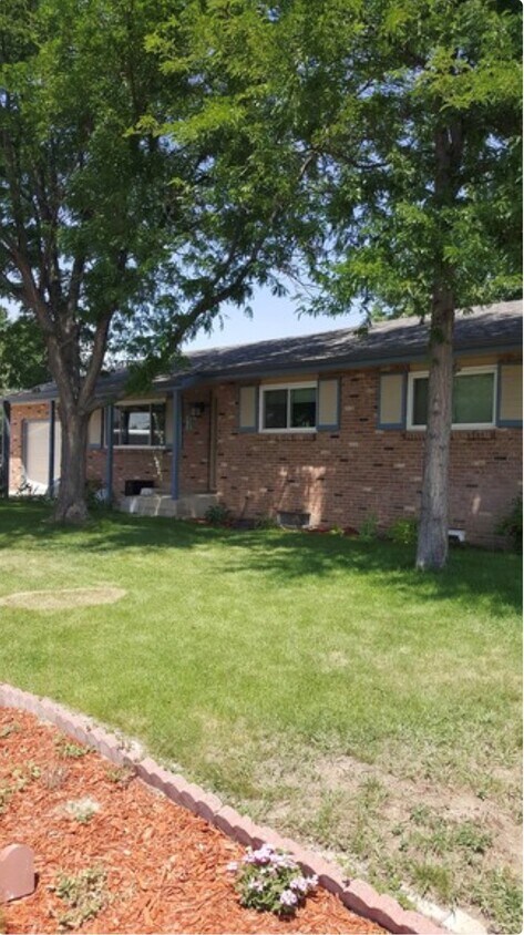 Foto principal - 301 Olive Ln
