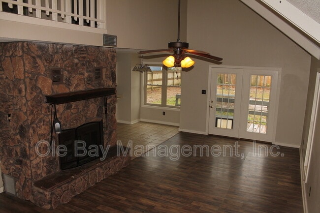 Building Photo - 806 McNeil Ave