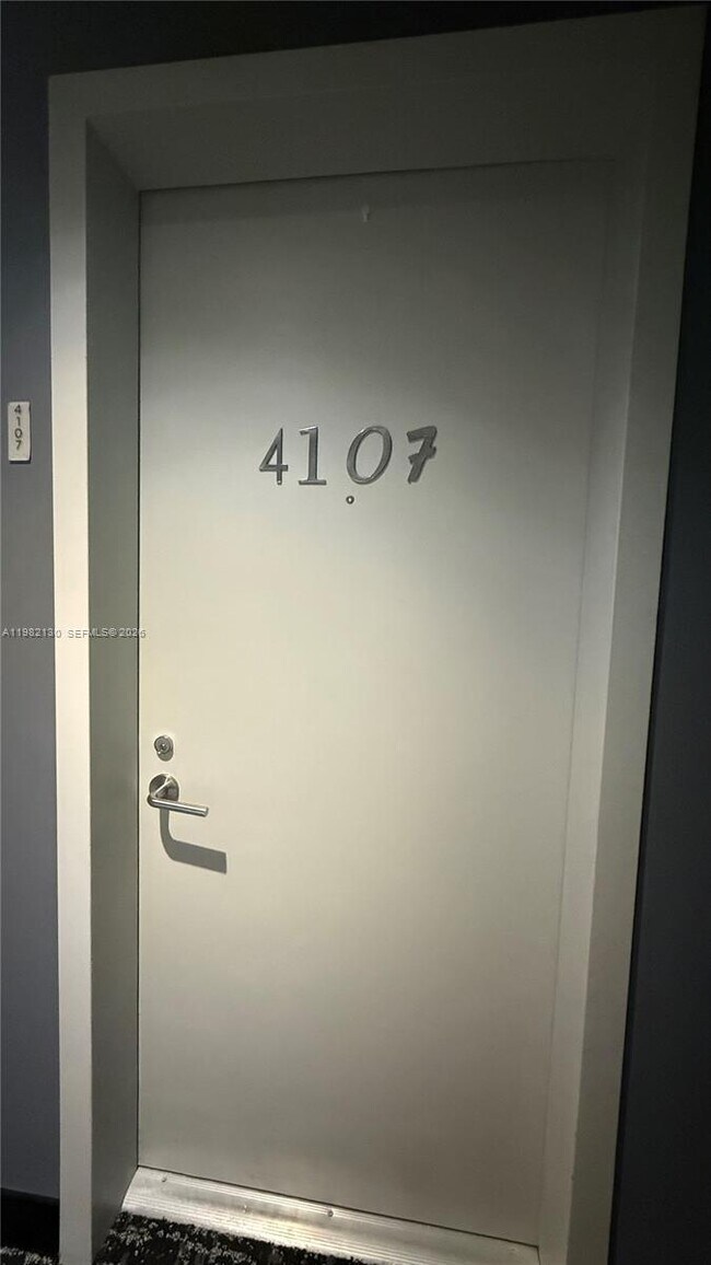 Foto del edificio - 1300 S Miami Ave