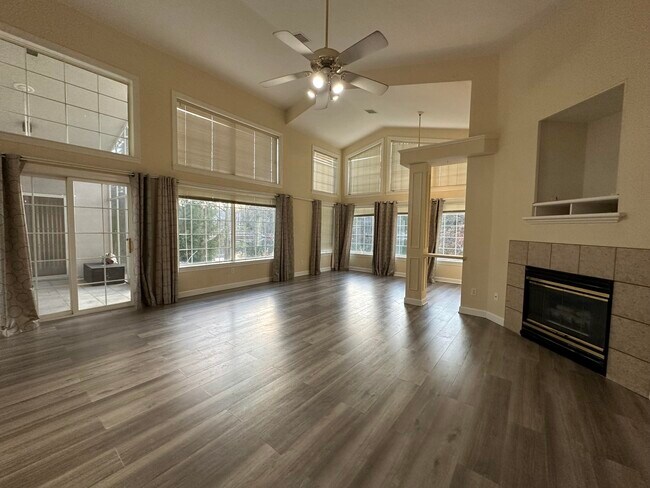 Building Photo - 5105 Forum Blvd