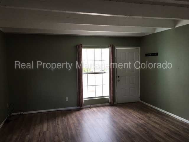 Building Photo - Lovely 2 Bedroom Condo in Sierra Pointe