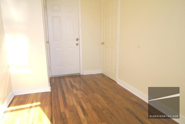 Foto del edificio - 163 Tompkins Ave