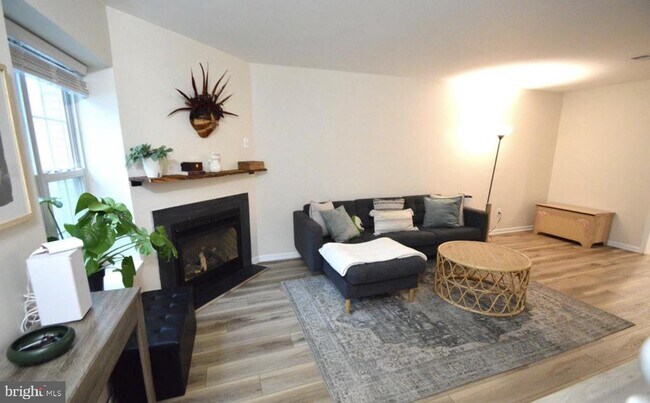 Foto del edificio - 138 Creekside Ct