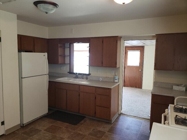 Building Photo - 2118 Marmion Ave