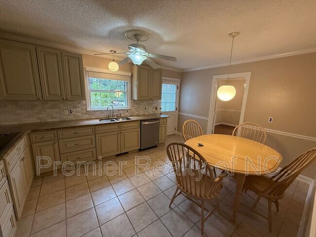 Foto del edificio - 1128 Partridge Ln