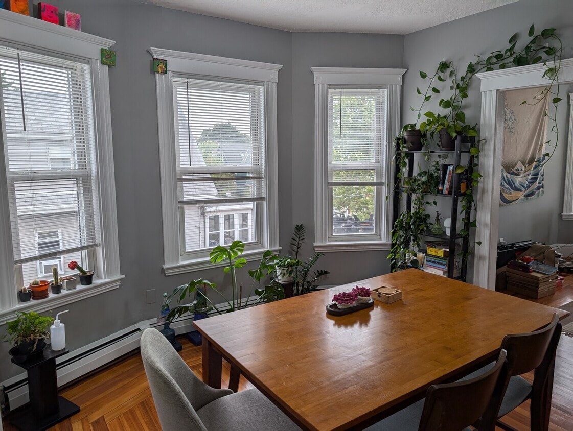 Primary Photo - 70 Cameron Ave