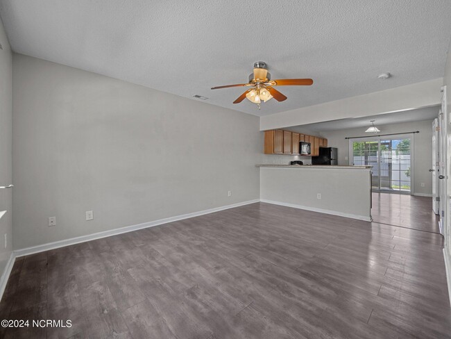 Foto del edificio - 4007 Grandeur Ave