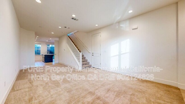 Building Photo - 908 Prospect Ave