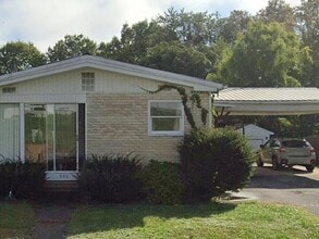 Building Photo - 946 Wood St