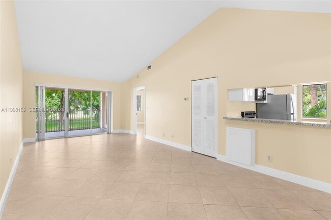 Building Photo - 1139 Coral Club Dr