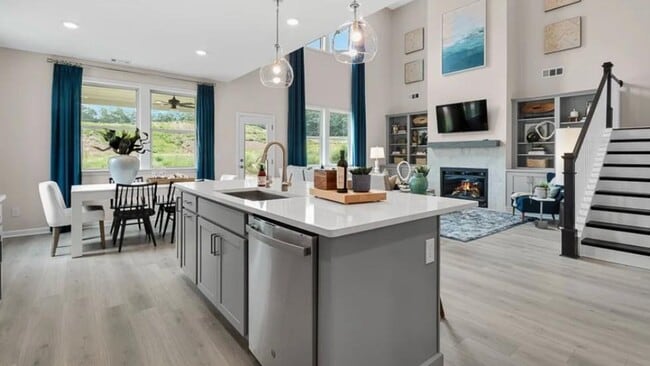 Building Photo - 8680 Shipton Cir