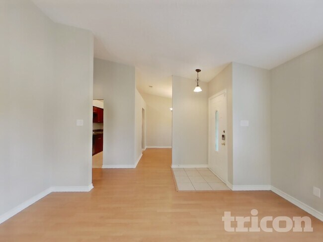 Foto del edificio - 8311 Rock Brook St