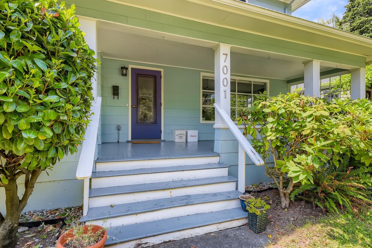 Foto principal - 7001 21st Ave NW