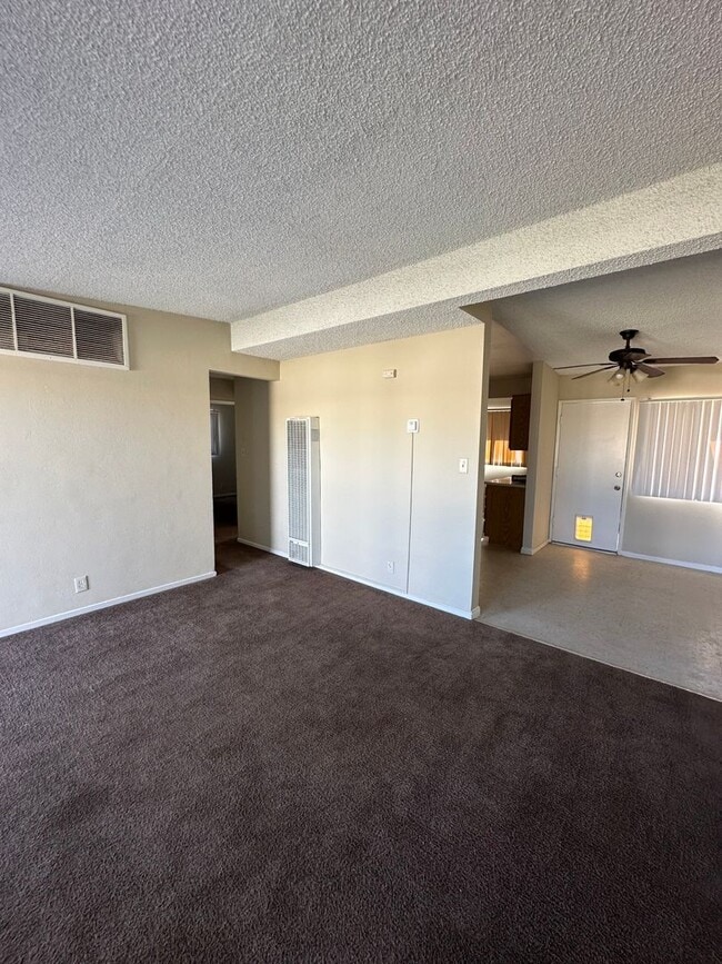 Building Photo - Cute 2 Bed 1 Bath
