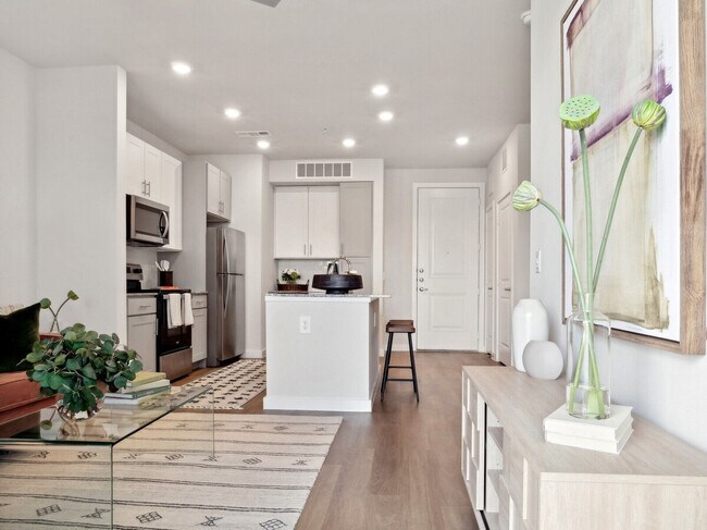 Building Photo - Hot Offer! 8 Weeks Free + $1,000 GC