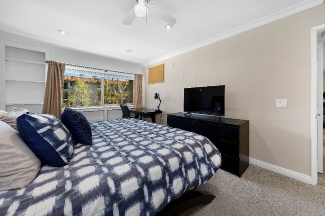 Building Photo - 10300 Caminito Cuervo