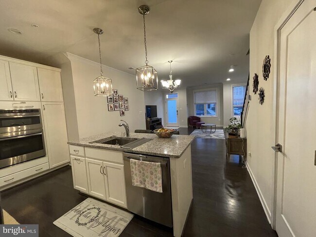 Building Photo - 23683 Hopewell Manor Terrace