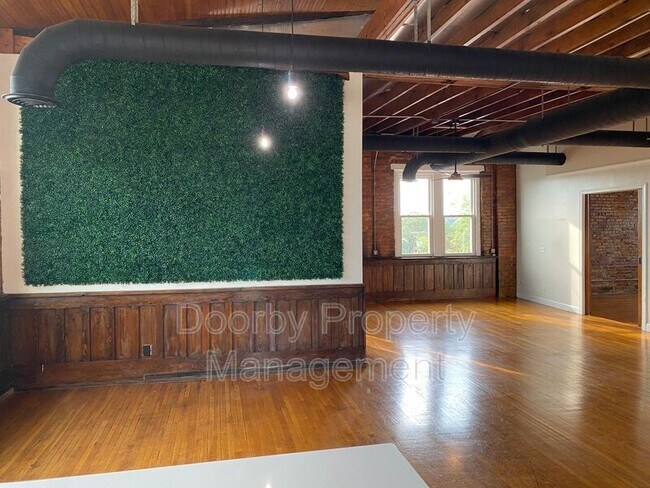 Foto del edificio - 1815 Bailey Ave