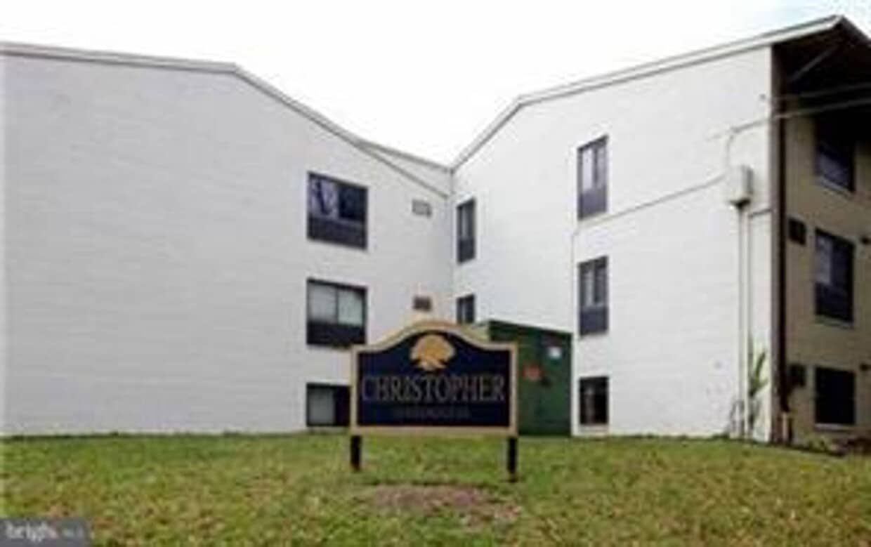 Foto del edificio - Cozy 1 Bedroom 1 Bathroom Condo- Conveniently Located at DC line