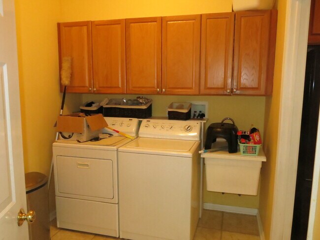 Building Photo - 149 Shady Brook Dr
