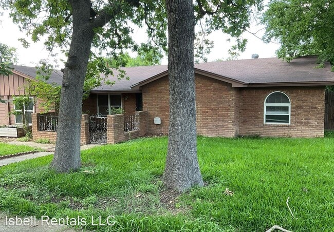 Building Photo - 4 br, 2 bath House - 421 Carothers Street