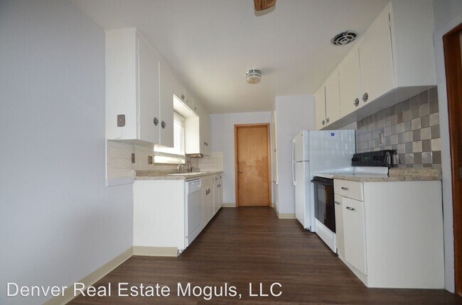 Building Photo - 2041 Kendall St