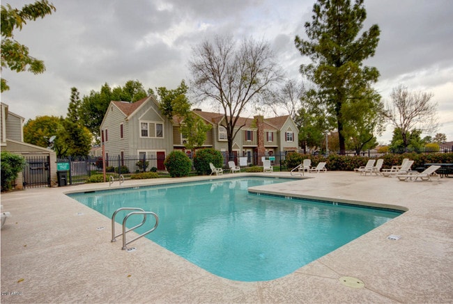 Building Photo - 3401 W Morrow Dr