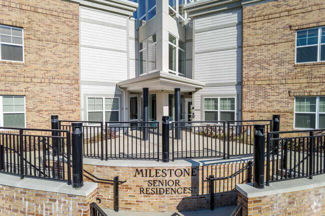 Entrada principal - Milestone Senior Residences