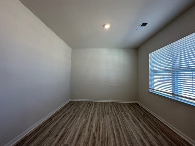 Foto del edificio - Brand New Home