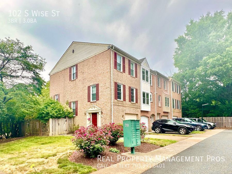 Primary Photo - 102 S Wise St