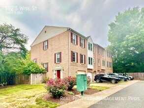 Building Photo - 102 S Wise St