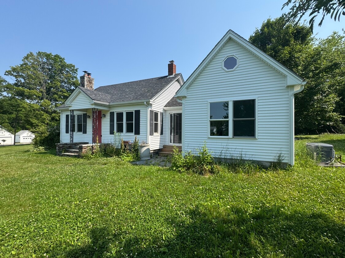 Primary Photo - 63 School House Rd