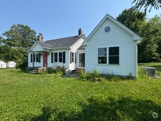 Building Photo - 63 School House Rd