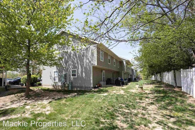 Building Photo - 3 br, 2.5 bath House - 2453 South Woolery ...