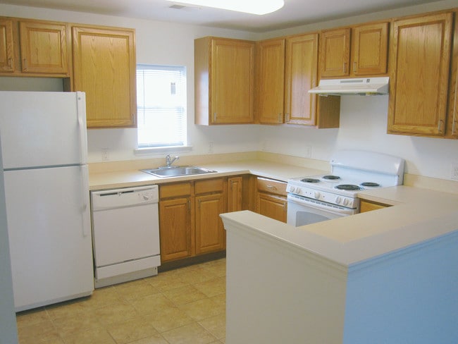 Building Photo - Whitney Crescent Apartments