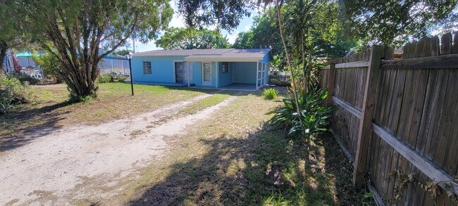 Foto del edificio - 2439 2nd Avenue SE