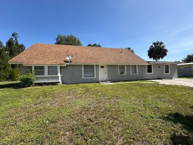 Building Photo - 2210 Cantor Ln