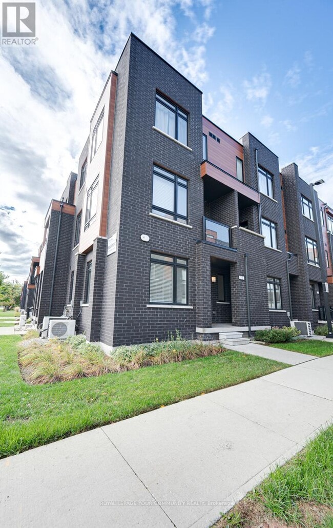 Photo du bâtiment - 370C Red Maple Rd