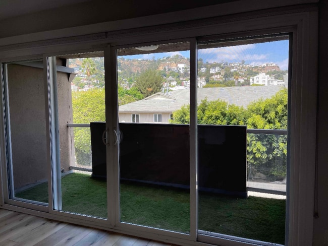 Foto del edificio - 1284 Havenhurst Dr