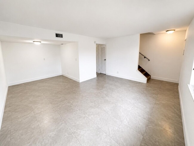 Foto del edificio - 5728-5728 Blueberry Ct