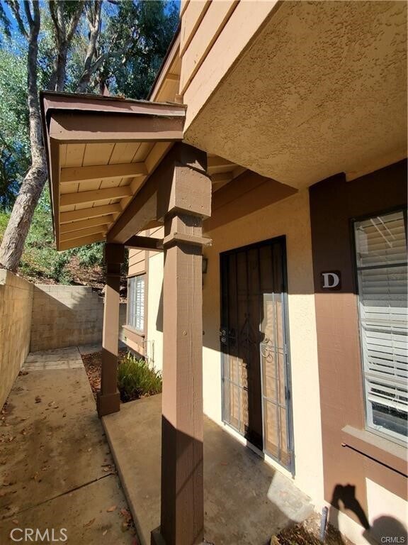 Building Photo - 21705 Laurelrim Dr