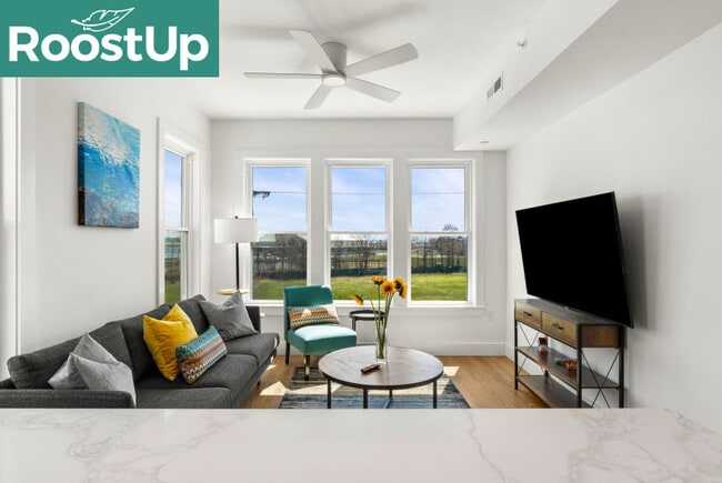 Building Photo - Furnished Private Bedroom with Private Bath in East Boston!