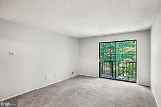 Building Photo - 99 Sussex Pl