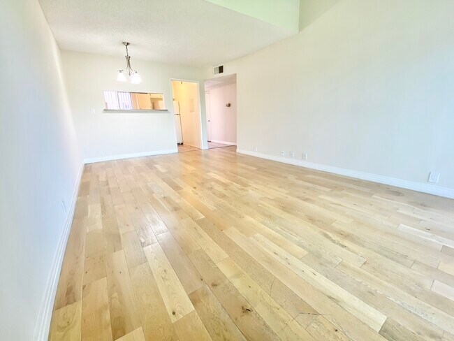 Foto del edificio - Gramercy Courtyard Apartments