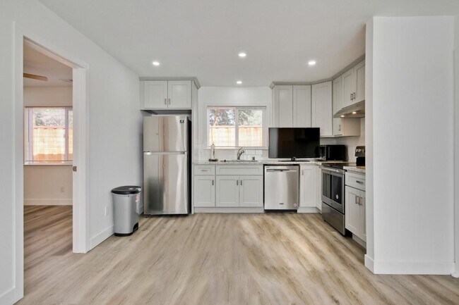 Foto del edificio - 5905 Sutton Park Pl