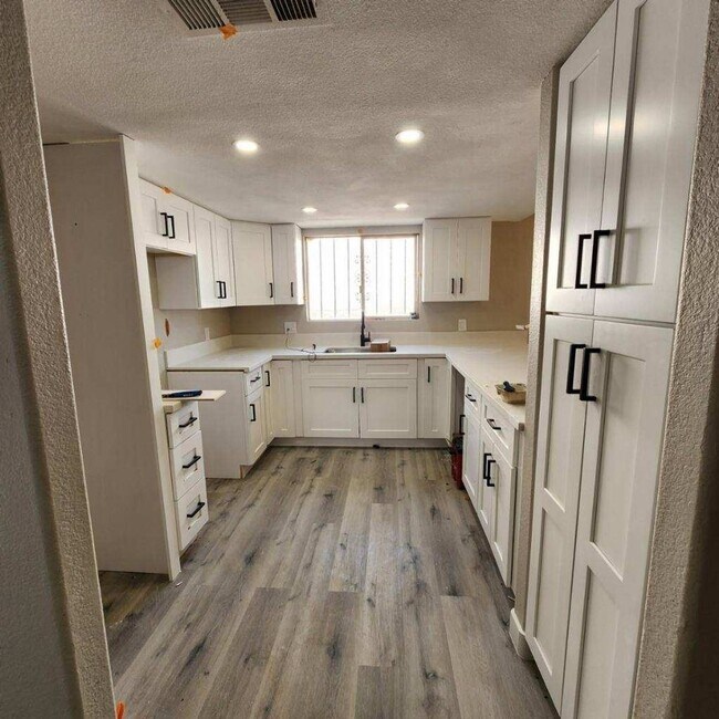 Foto del edificio - 4 br, 2.5 bath House - 2470 Swifton Ct