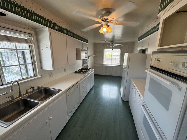 Foto del edificio - Beautiful 3 bedroom home in La Habra